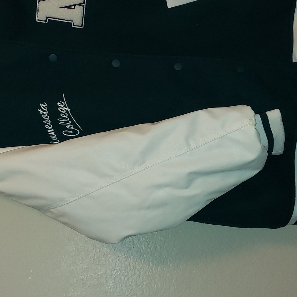Jacket - Picture 3 of 8